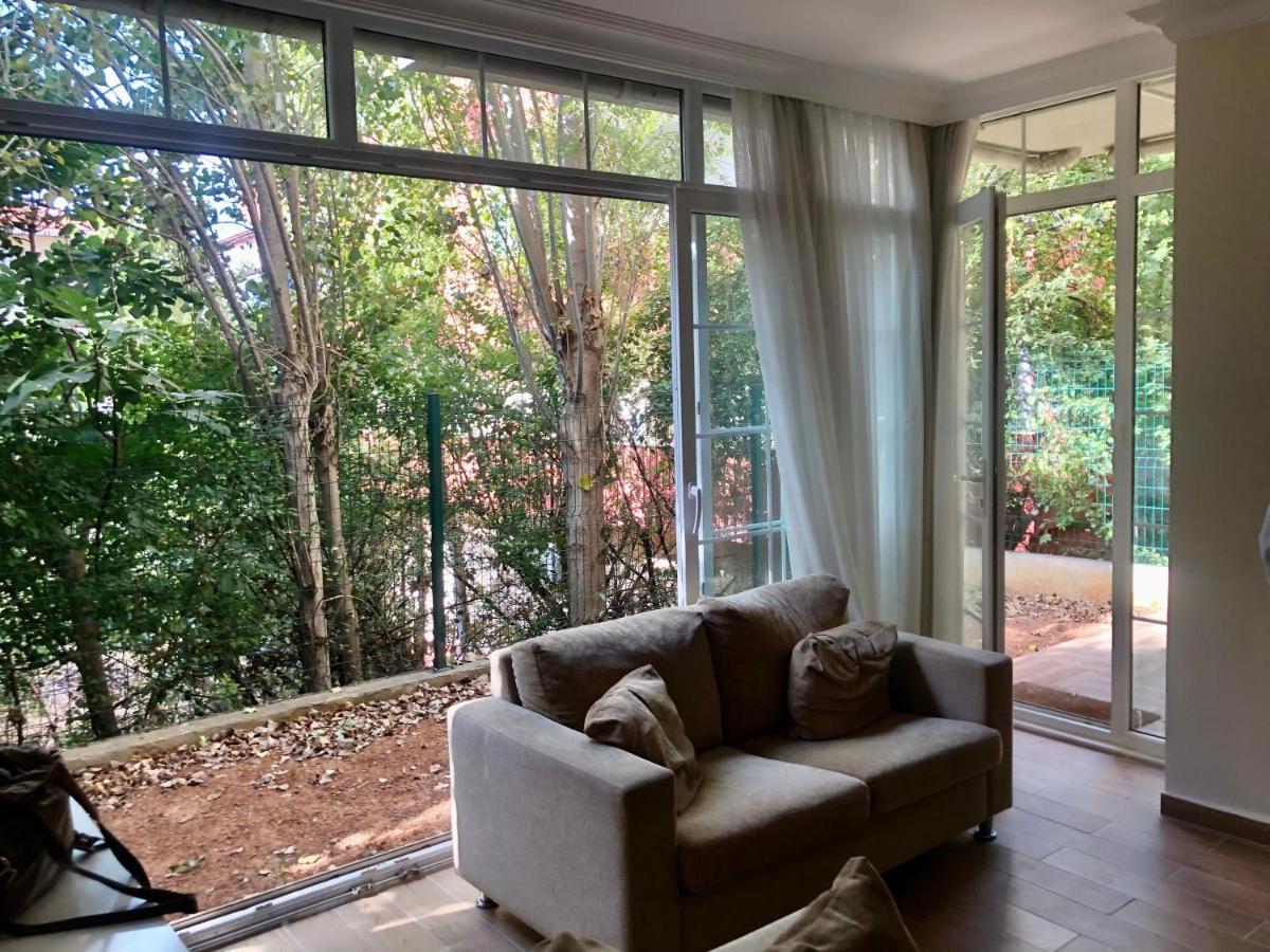 Lovely Escape House In A Frame With Garden イスタンブール エクステリア 写真